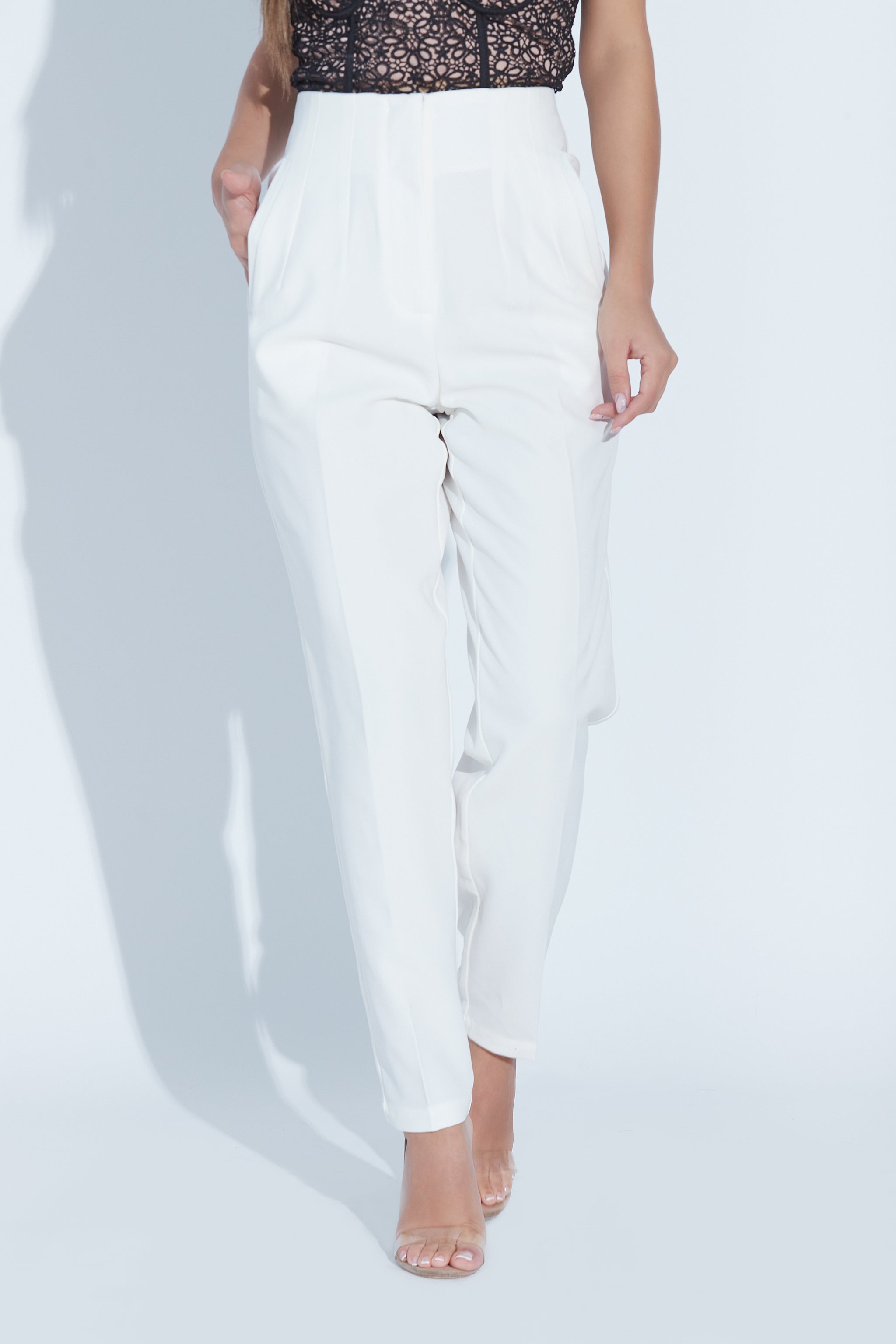 Pantal n blanco formal Tr s Chic CR